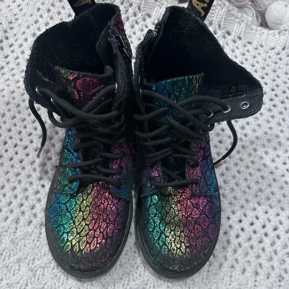 DR MARTENE KIDS SIZE 3 Multicolor Lace-Up Boots